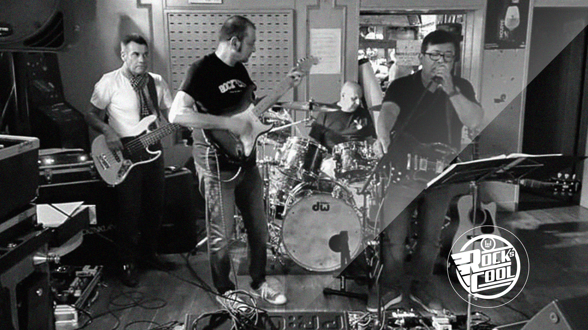 Los Decadentes + Just Tr3e